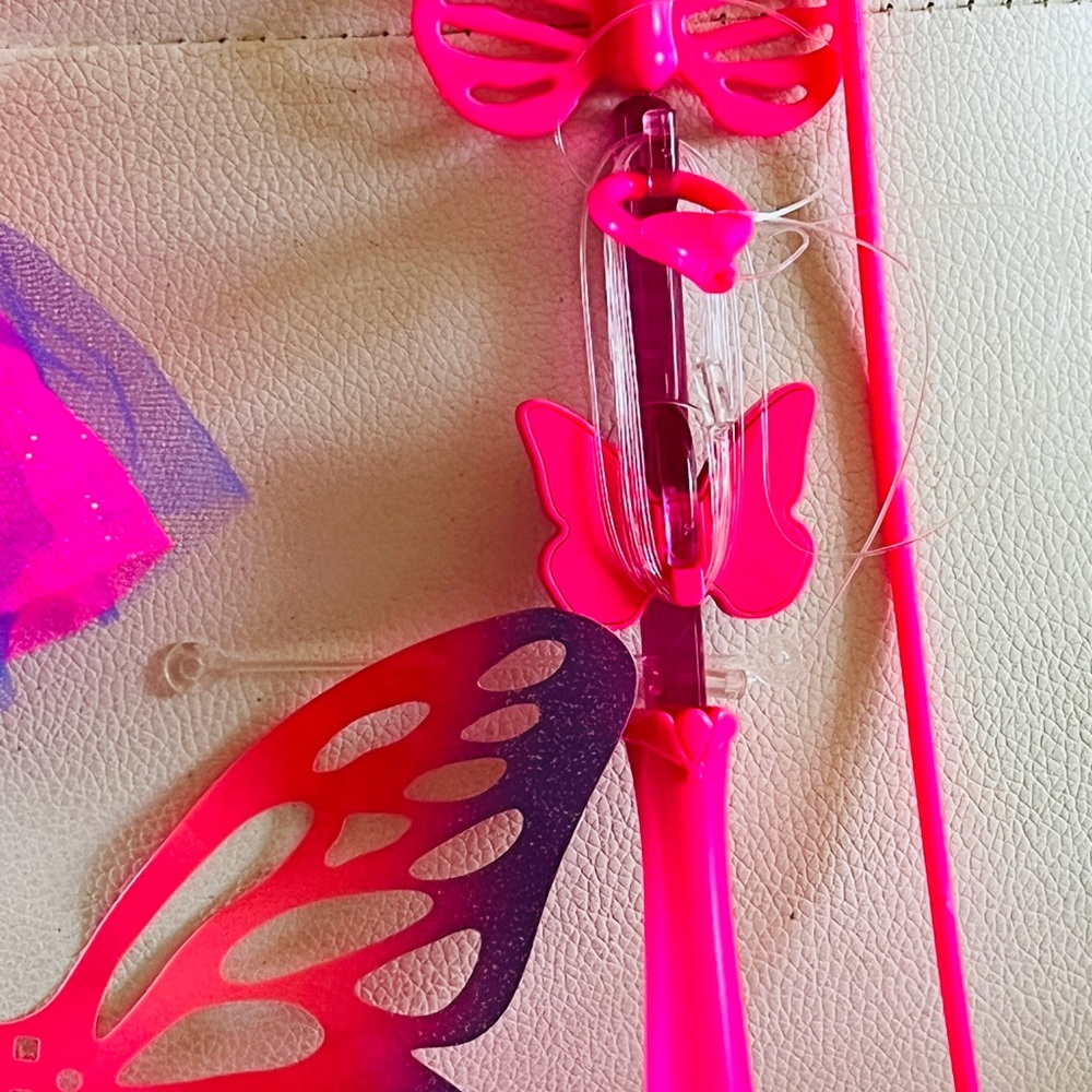 Flying bufferfly barbie - Picture 8 of 9